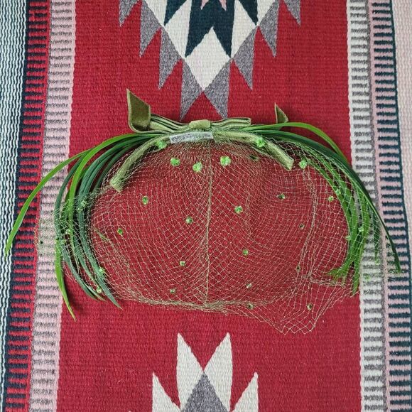 Vintage 1960s Cream Lace Overlay Short Wedding Dress Sz XS Green Birdcage Vail - Picture 11 of 16